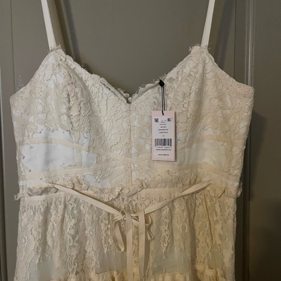 cinq a sept Gardenia Lace Dress in Cream - Picture 2 of 5